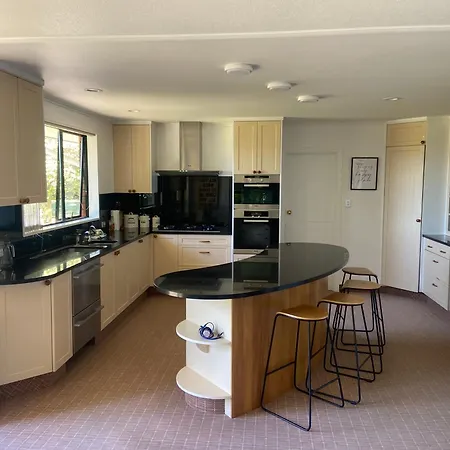 Fairhall Guest Lodge-2